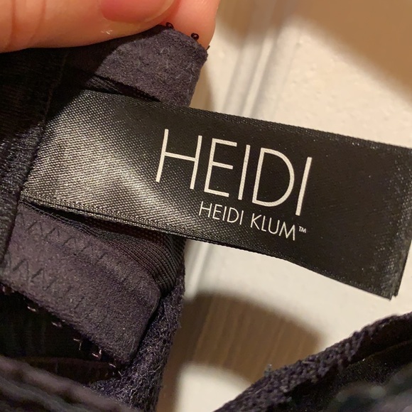 Black Heidi Klum bra - Picture 4 of 5